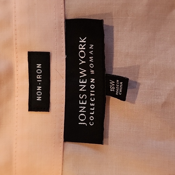 Jones New York. Easy-Care Button-Up Shirt - Picture 4 of 5